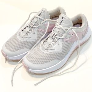 Nike MC Trainer Shoes Pink/White 9.5 Platinum Tint